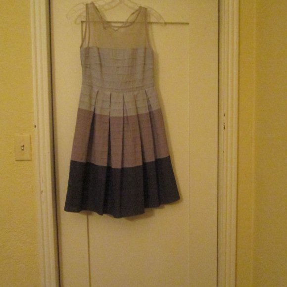 Gorgeous Classy Ryu Dressy Or Nice Casual Dress Pleated and Layers - Picture 2 of 6